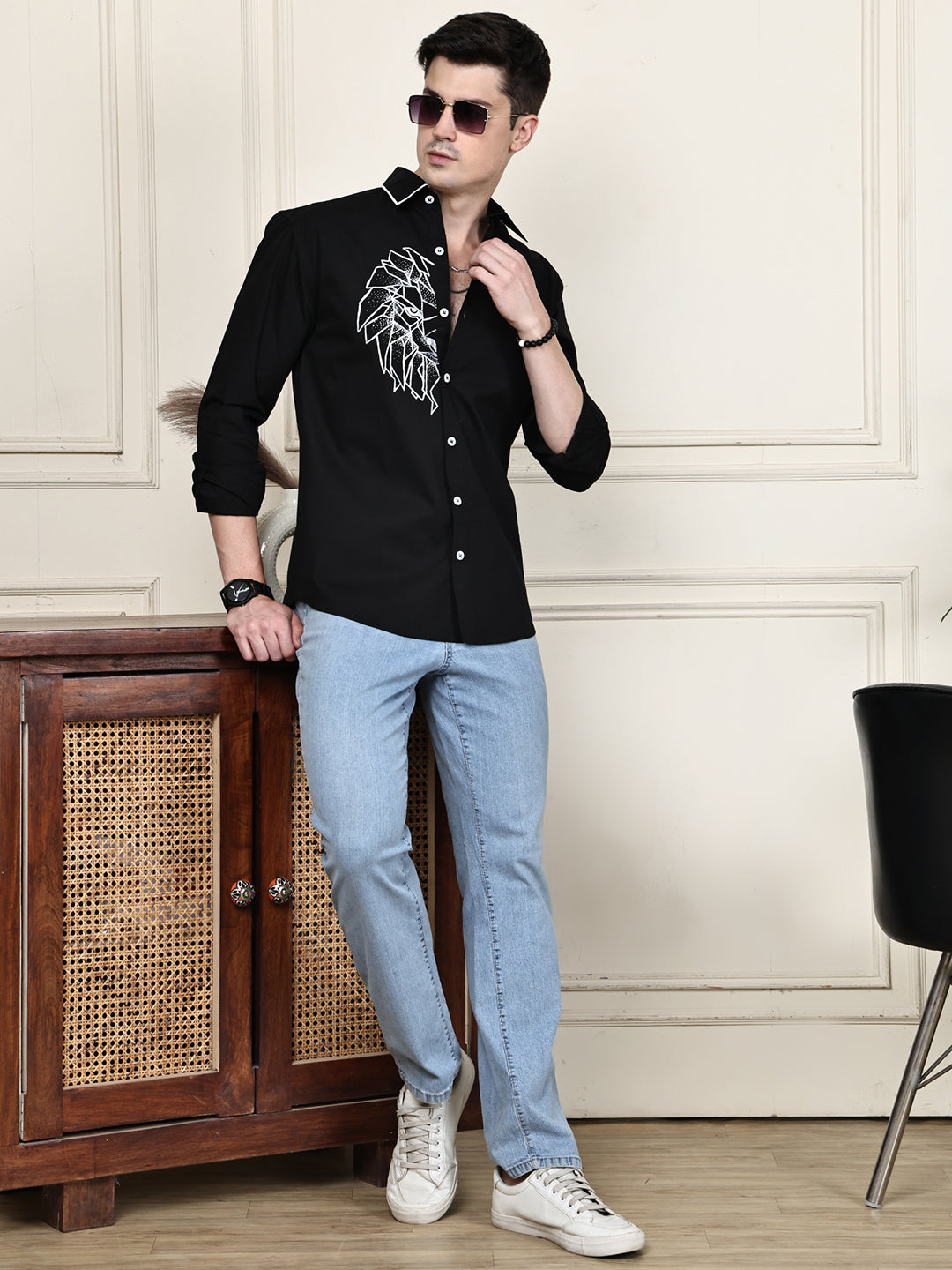 Kamizz Black Lion — Hand-Painted Edition